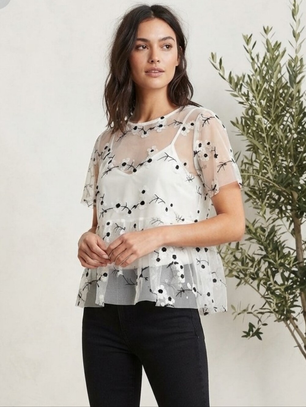 Glance lightweight Floral Lace Blouse Sz M black/white